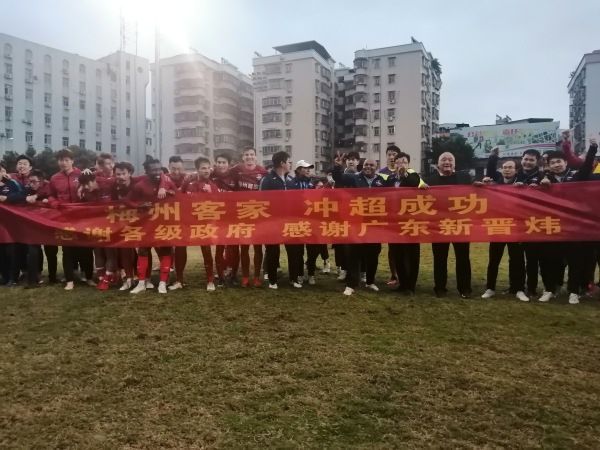 自建平台的优势赋予掌上生活App影票平台自主定价的能力，本着服务用户、回馈用户的初心，掌上生活App影票平台将与影院艰难谈判获得的价格优惠毫无保留地回馈给用户，不收取任何形式的服务费